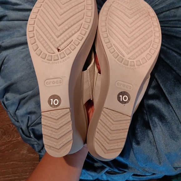 Crocs Wedge Sandal Crocs Leigh II XStrap Wedge Beige beach vacation Size W10 - Picture 6 of 6